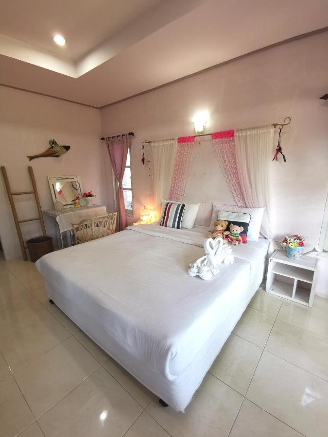 Prathana Garden Beach Resort Хуа Хин Экстерьер фото