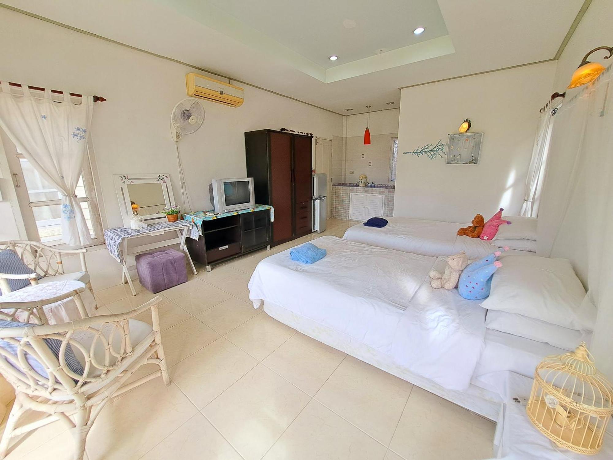 Prathana Garden Beach Resort Хуа Хин Экстерьер фото