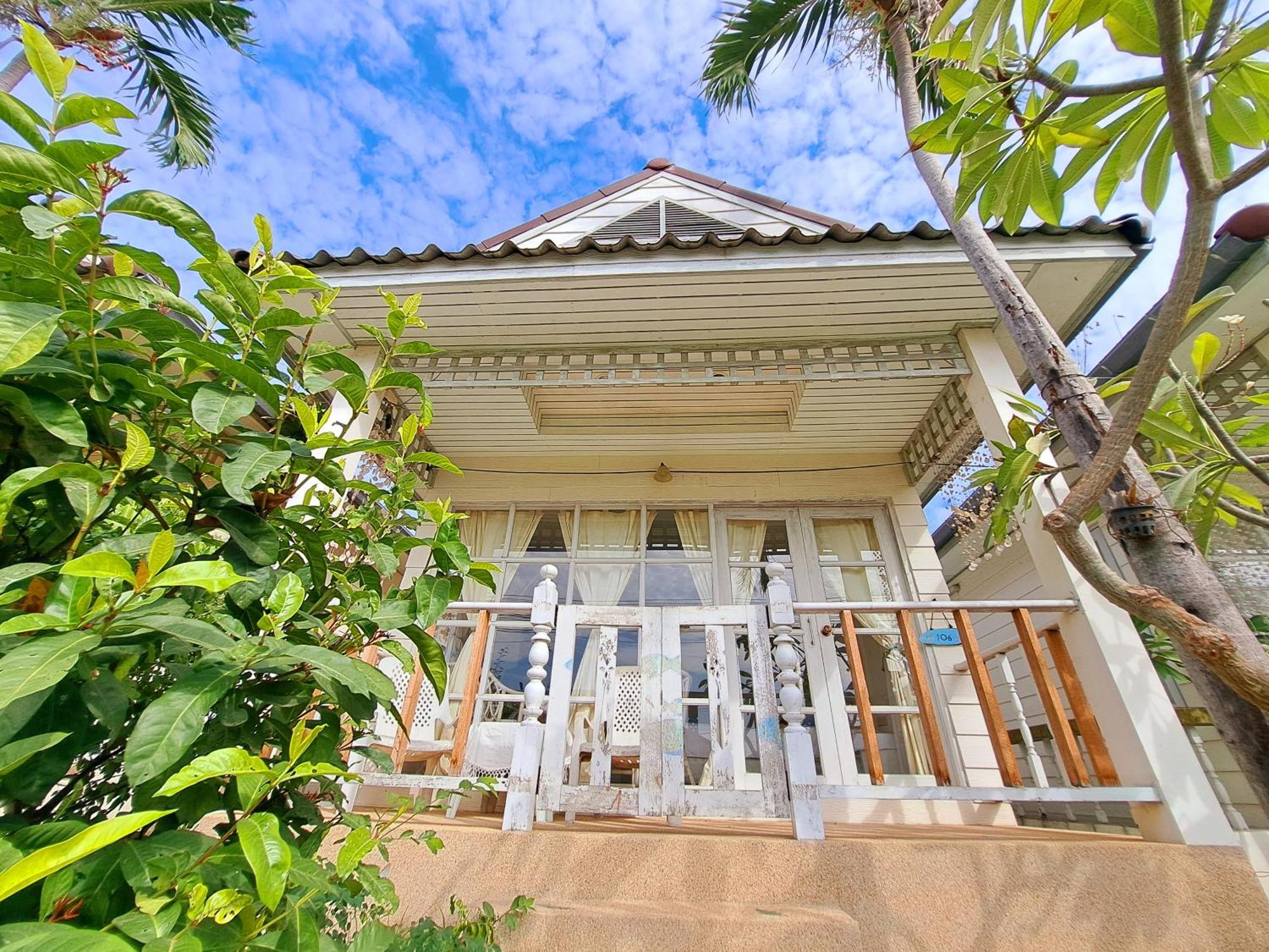 Prathana Garden Beach Resort Хуа Хин Экстерьер фото